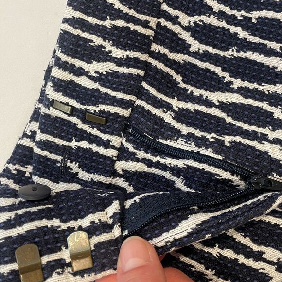 ~ Ann Taylor LOFT sz 8 Riviera Shorts Navy Blue White Pattern Pockets Belt Loops - Picture 4 of 14